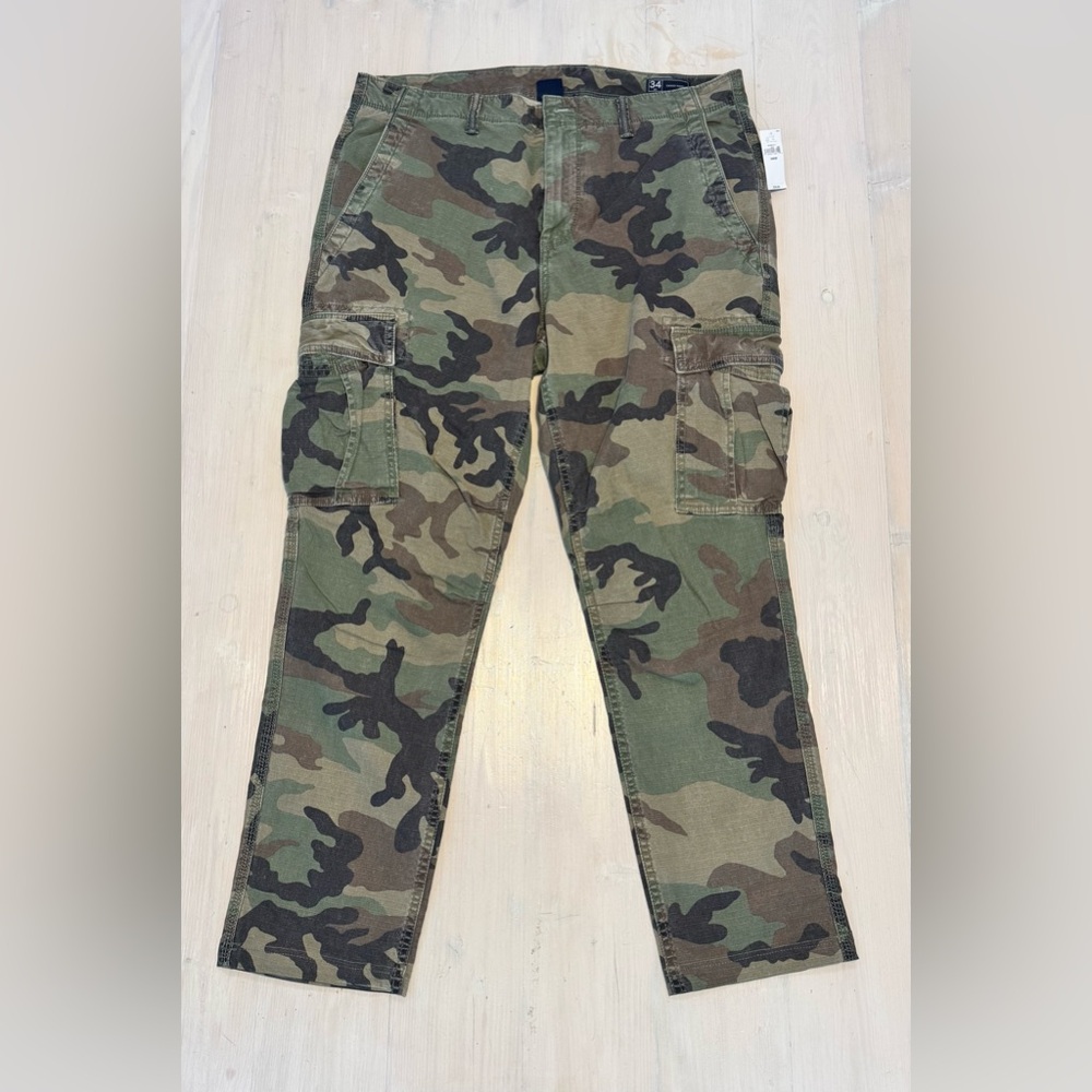 GAP Camo Cargo Pants - Classic Green Woodland Print